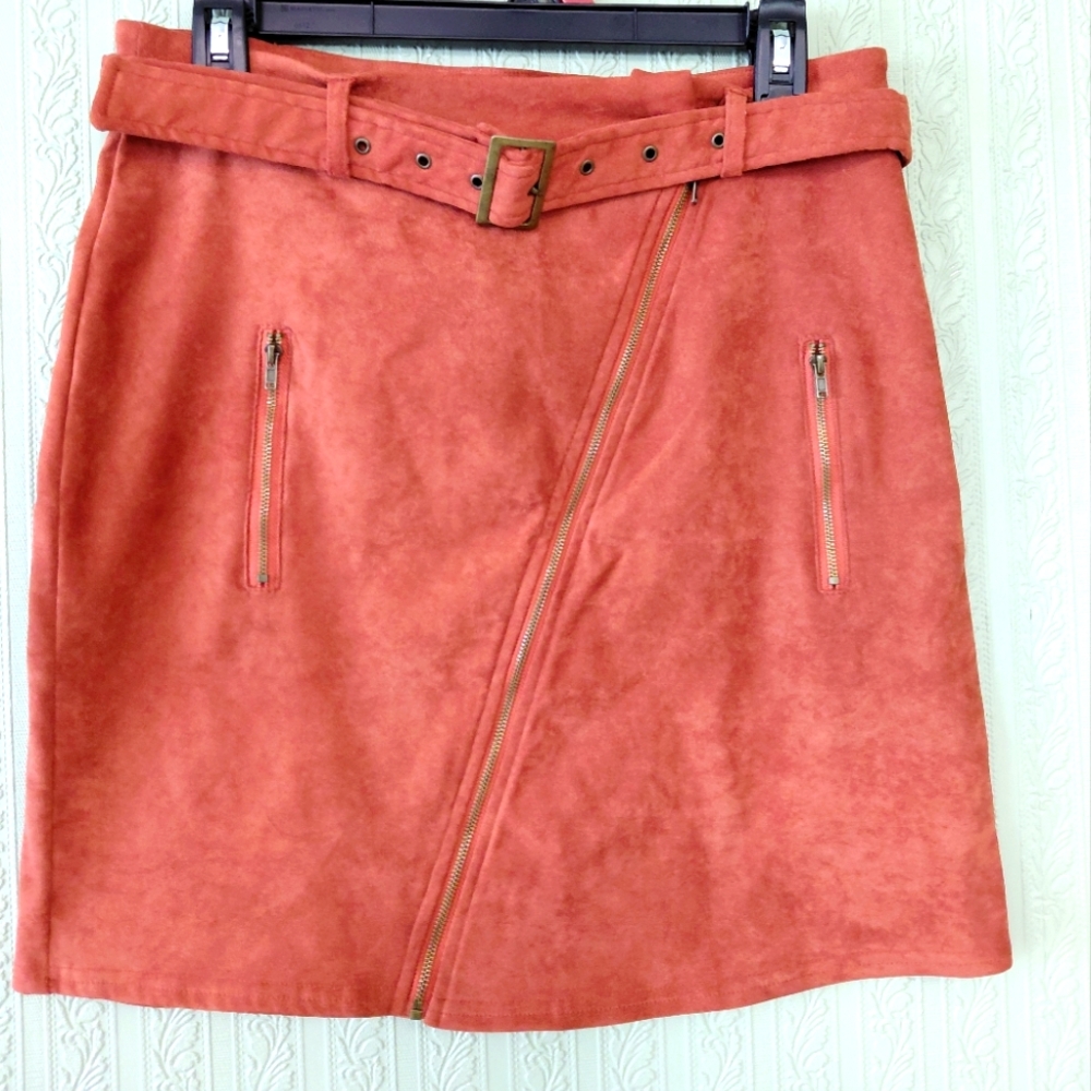 ANDREE by Unit Women's Belted Suede Skirt in Rust Mini